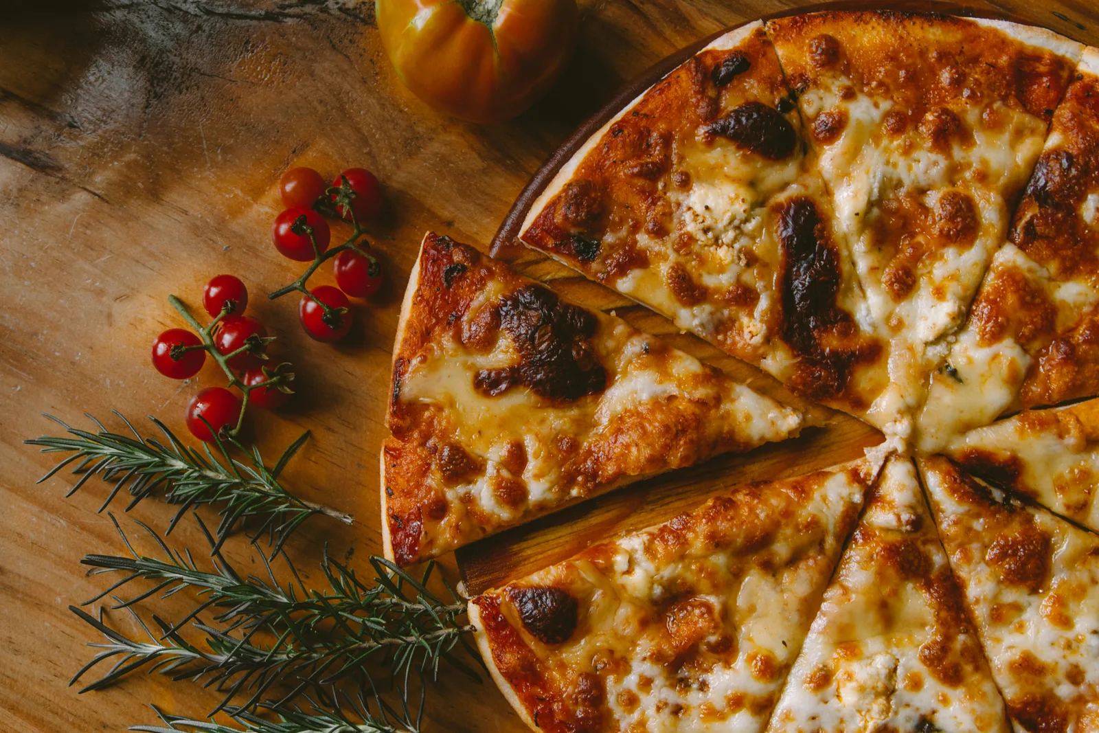 Hudson's Cafe bold handcrafted pizzas and crispy wings in Culver City, CA